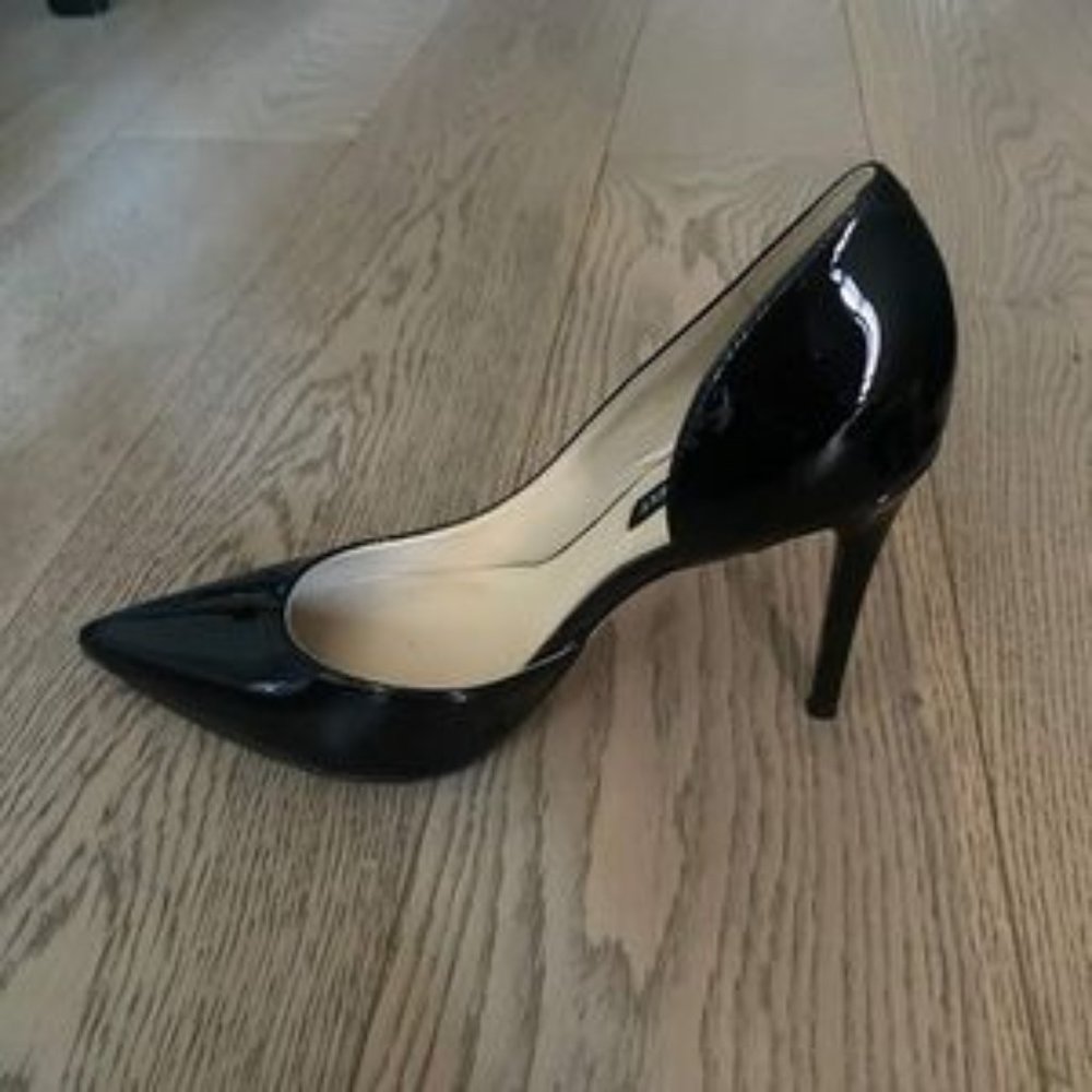 Nine West Black Patent Pumps